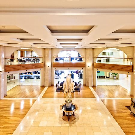 Sono Calm Jeju Hotel Сеогвипо Екстериор снимка