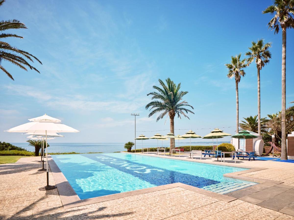 Sono Calm Jeju Hotel Сеогвипо Екстериор снимка