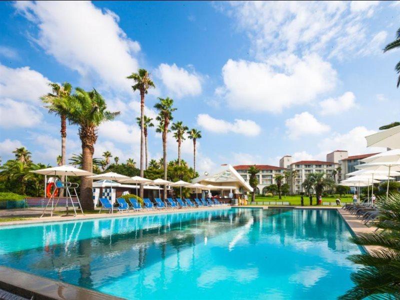 Sono Calm Jeju Hotel Сеогвипо Екстериор снимка