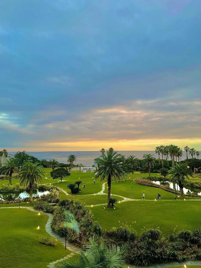 Sono Calm Jeju Hotel Сеогвипо Екстериор снимка